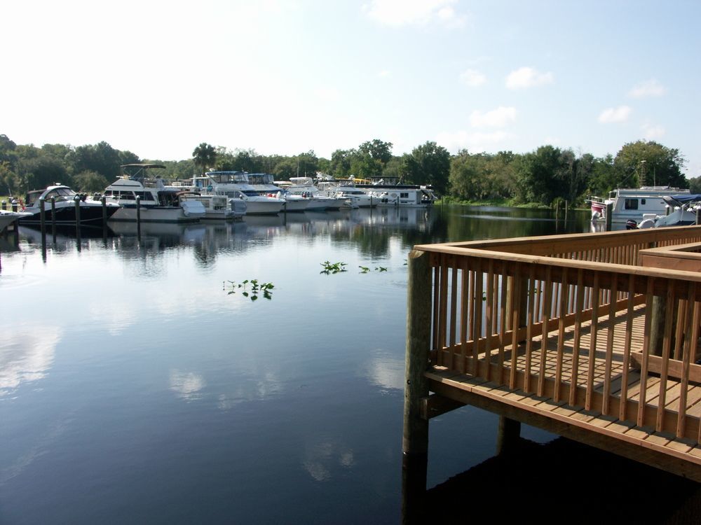 Big River Marina&Lodge Astor Exteriör bild